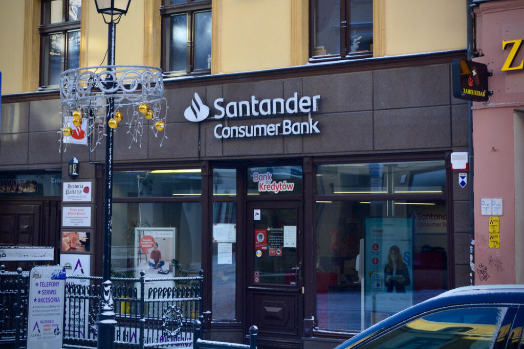 Kamienica z siedzibą banku Santander Consumer bank, na którego została nałożona kara prawie 45 mln